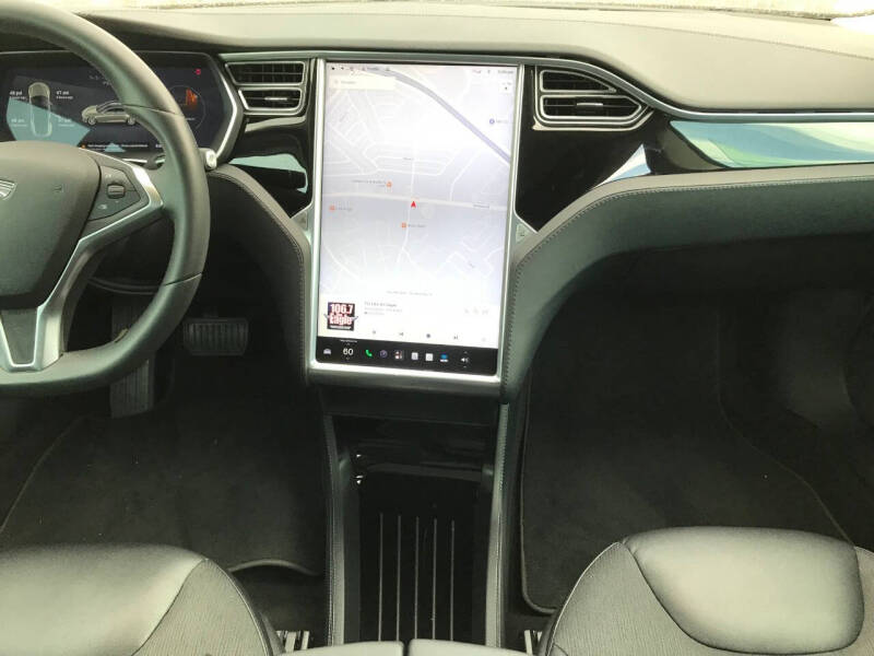 2015 Tesla Model S 70D