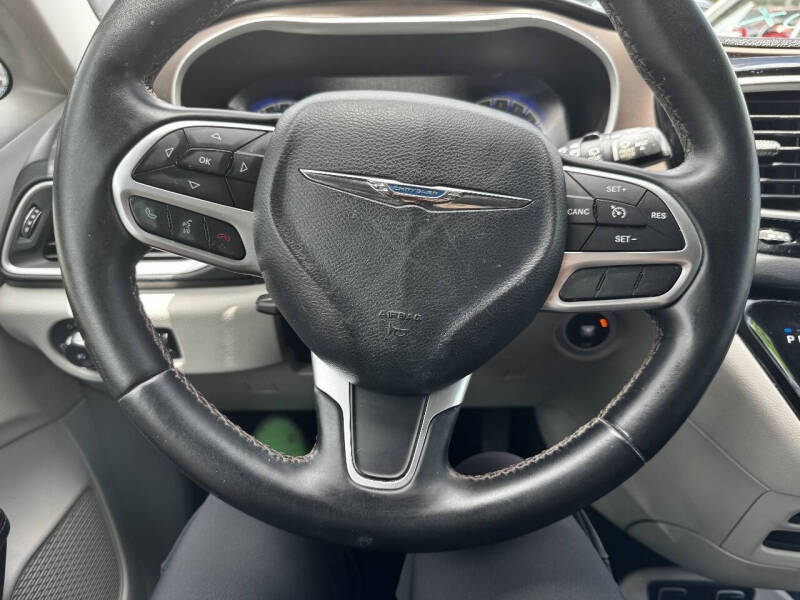 2017 Chrysler Pacifica Touring-L