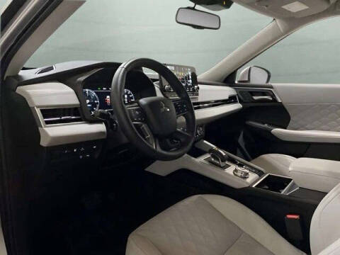 2025 Mitsubishi Outlander PHEV SEL