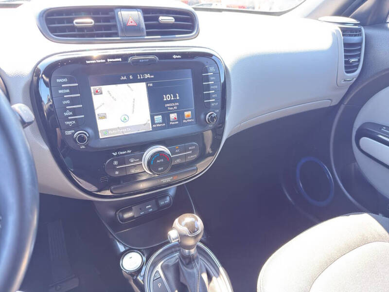 2017 Kia Soul +
