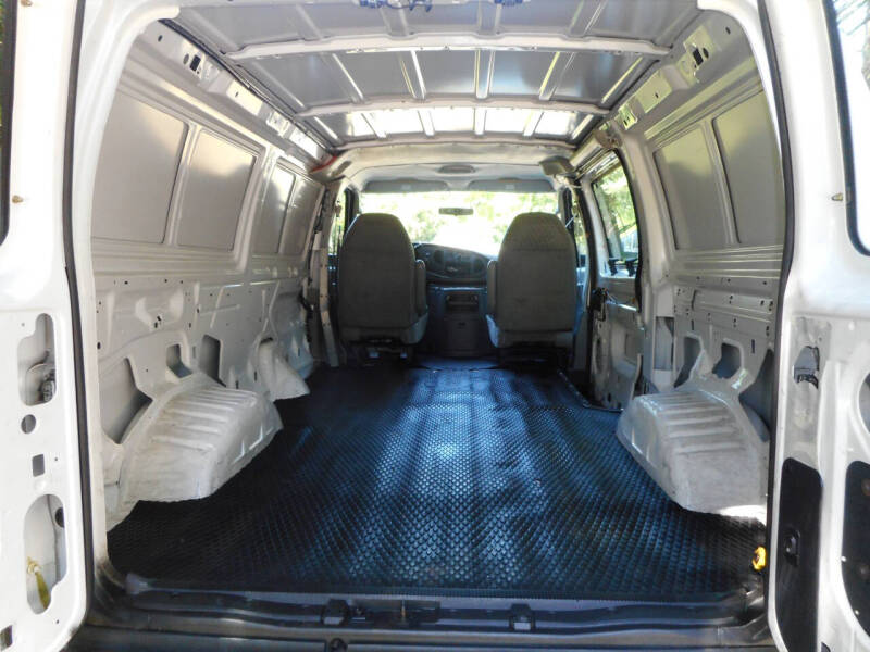 2004 Ford E-Series E-350 SD