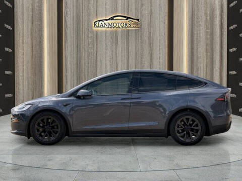 2023 Tesla Model X Standard Range