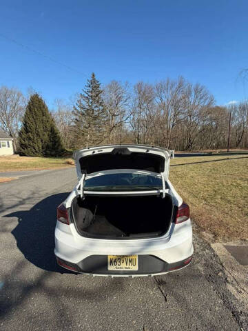 2020 Hyundai Elantra SE