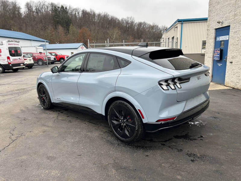 2025 Ford Mustang Mach-E GT