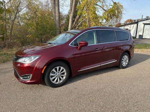 2018 Chrysler Pacifica for sale at Family Auto Sales llc in Fenton MI