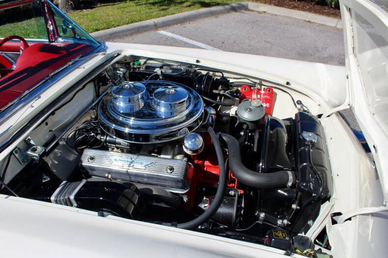 1957 Ford Thunderbird