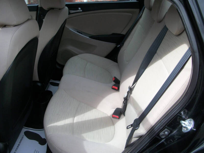 2016 Hyundai Accent SE