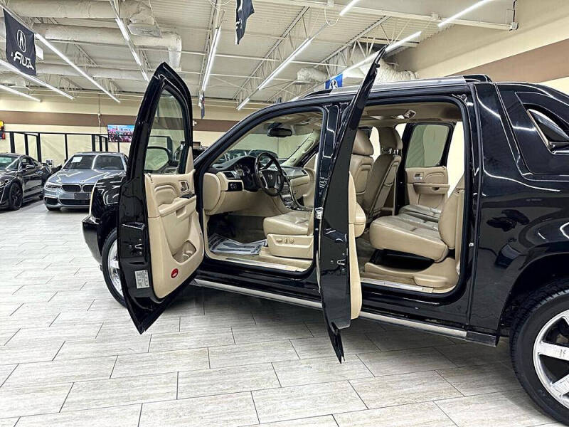 2011 Cadillac Escalade EXT Premium