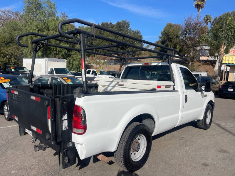 2004 Ford F-250 Super Duty XL photo 4