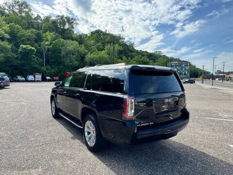 2017 GMC Yukon XL SLT