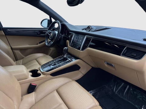 2018 Porsche Macan S
