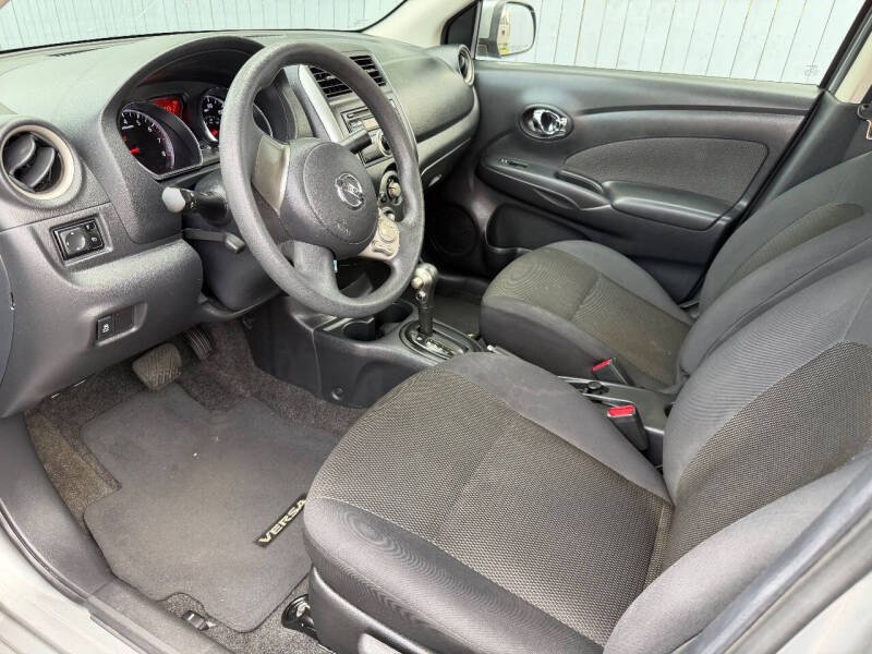2013 Nissan Versa 1.6 SV