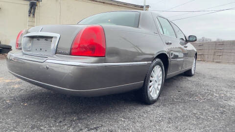 2003 Lincoln Town Car Signature