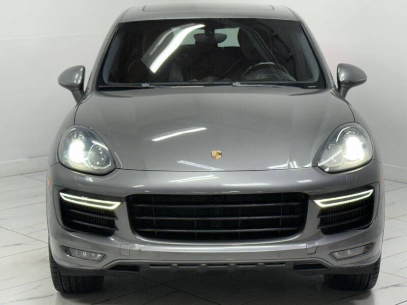 2016 Porsche Cayenne GTS