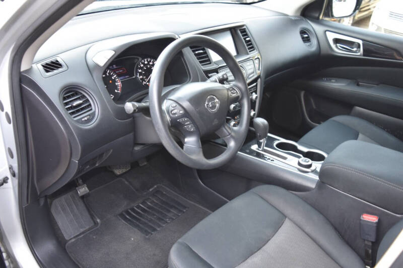 2017 Nissan Pathfinder S