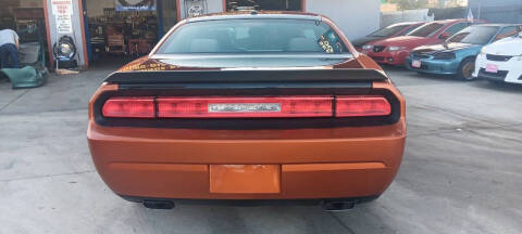 2011 Dodge Challenger SE