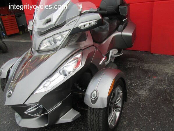 2011 Can-Am Spyder RT-S SE5