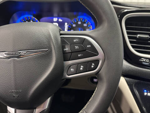 2022 Chrysler Pacifica Touring L