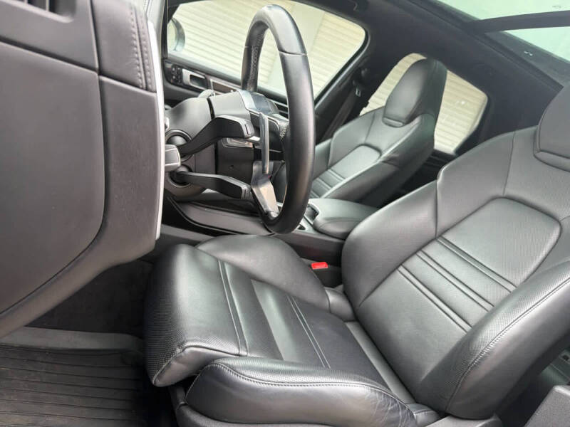 2021 Porsche Cayenne GTS