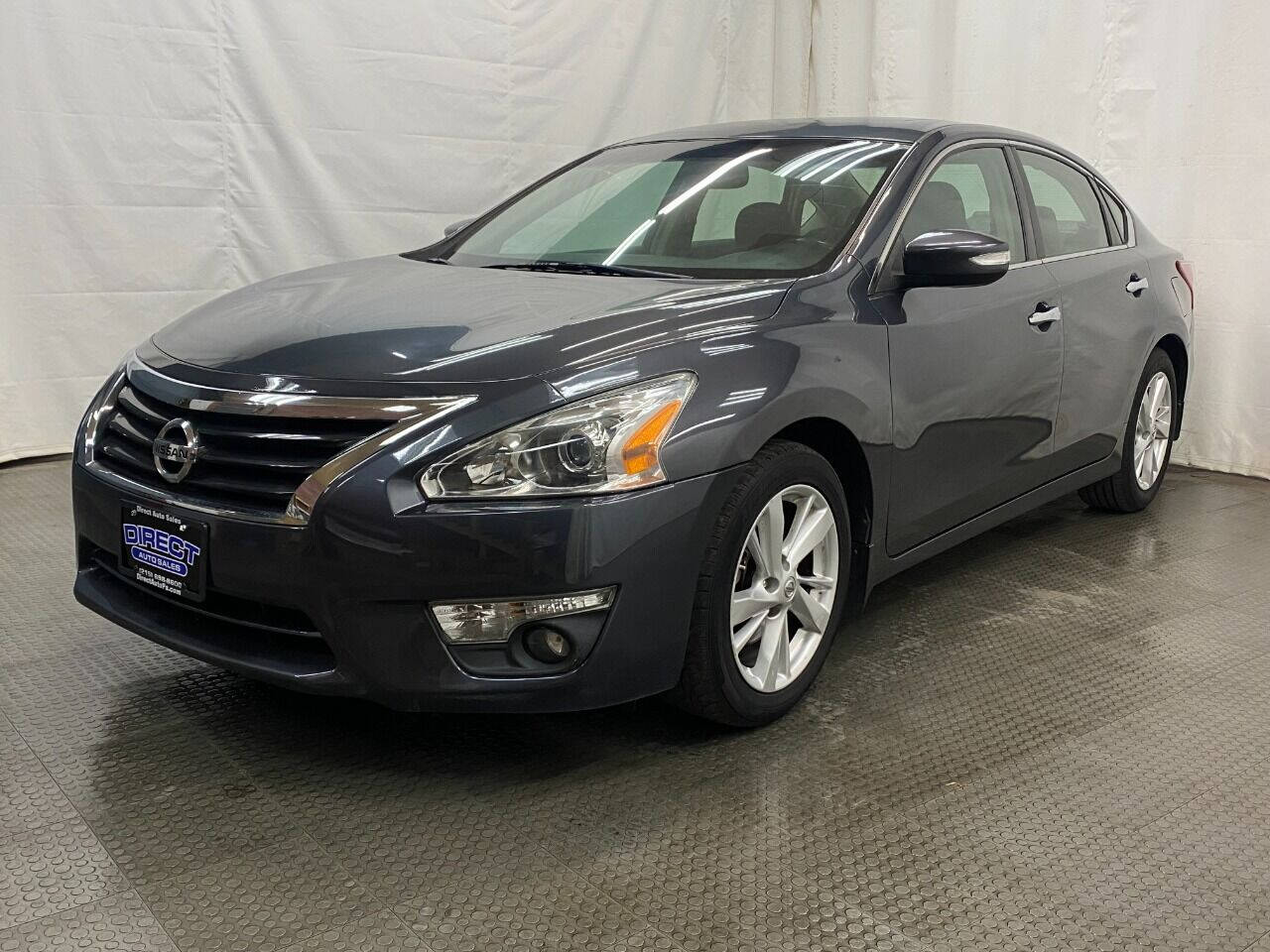 2013 Nissan Altima 2.5 SV 4dr Sedan - Gray exterior view 4