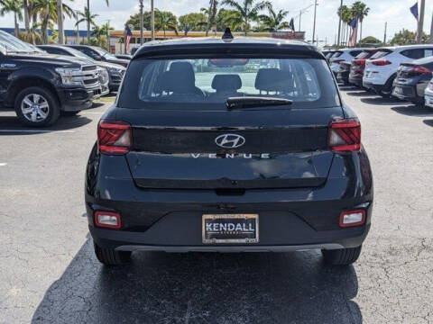 2022 Hyundai Venue SE