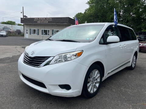 2013 Toyota Sienna LE 7-Passenger