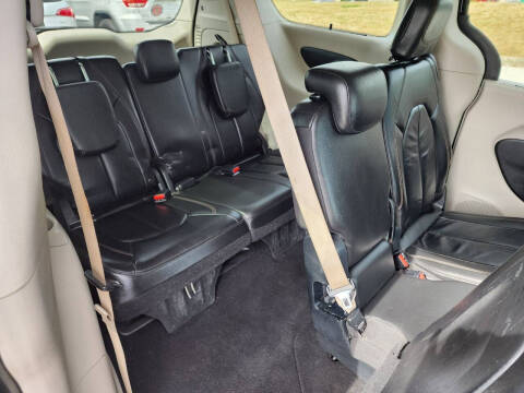 2017 Chrysler Pacifica Touring Plus