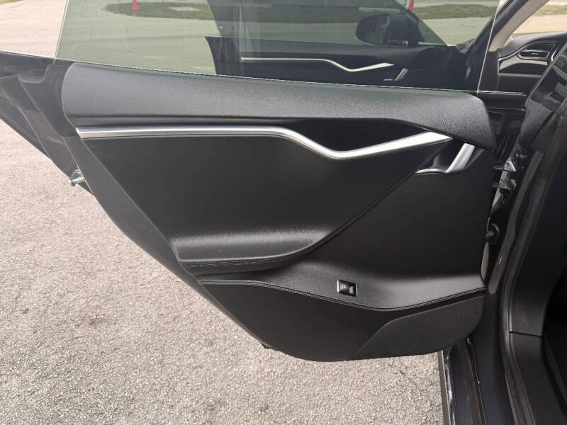 2015 Tesla Model S 85