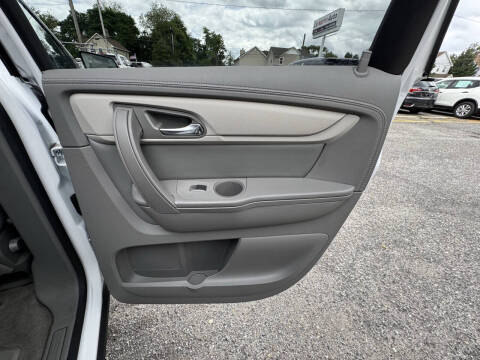 2017 Chevrolet Traverse LS
