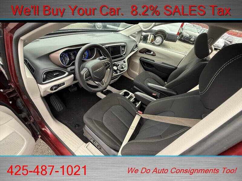 2023 Chrysler Voyager LX