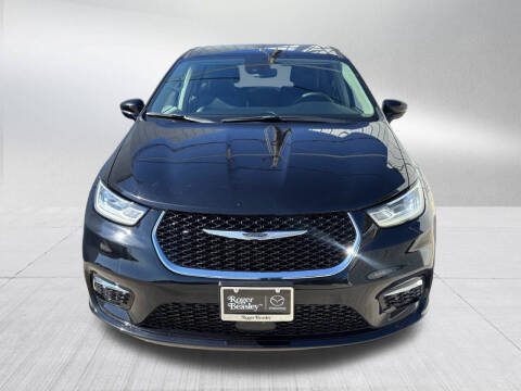 2024 Chrysler Pacifica Plug-In Hybrid Select