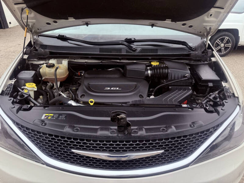 2017 Chrysler Pacifica LX