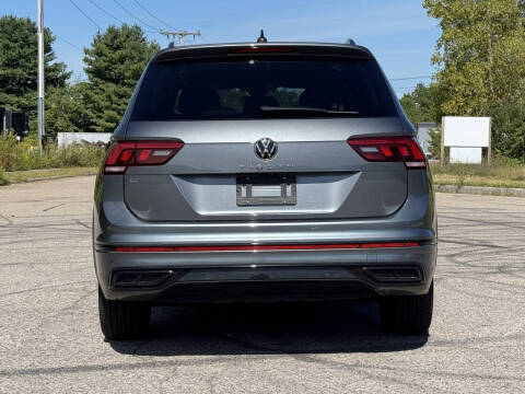 2022 Volkswagen Tiguan SE R-Line Black
