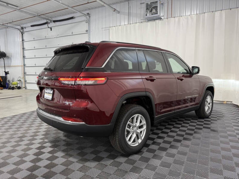 2025 Jeep Grand Cherokee Laredo X