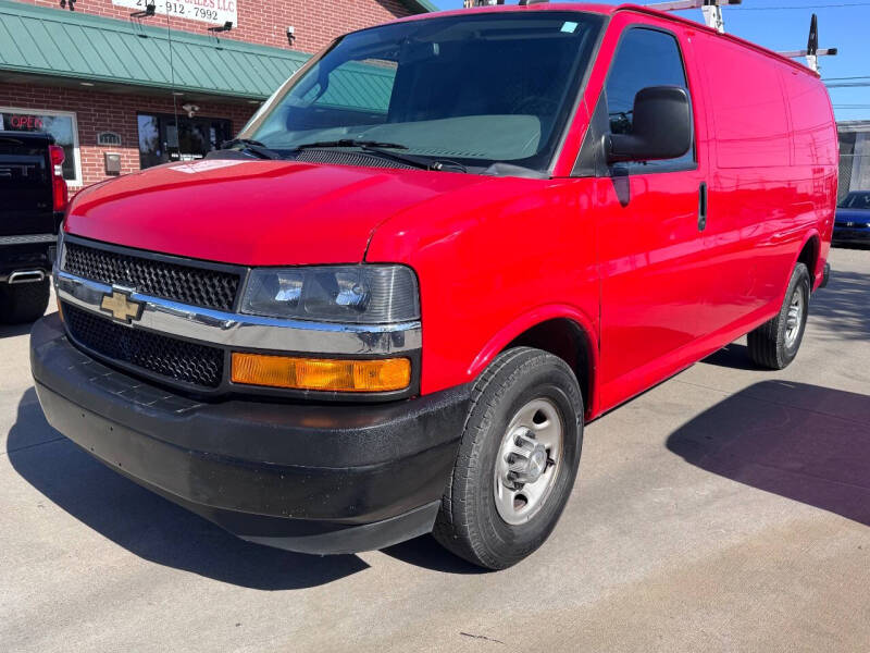 2021 Chevrolet Express Cargo Work Van's photo