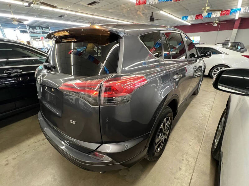 2018 Toyota RAV4 LE