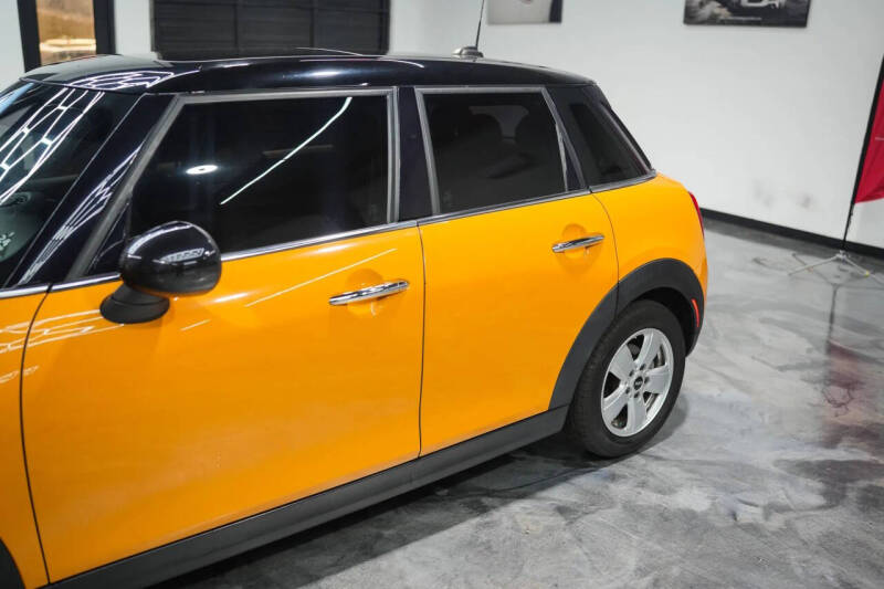 2016 MINI Hardtop 4 Door Cooper