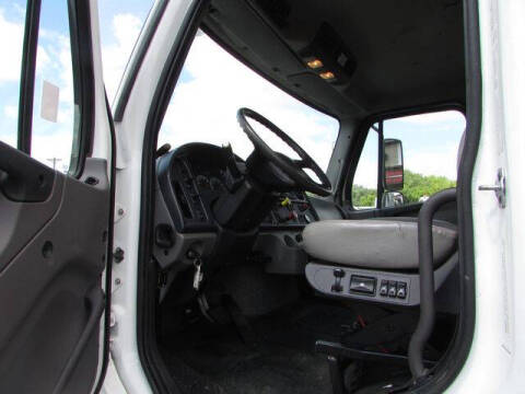 2014 Freightliner M2 106