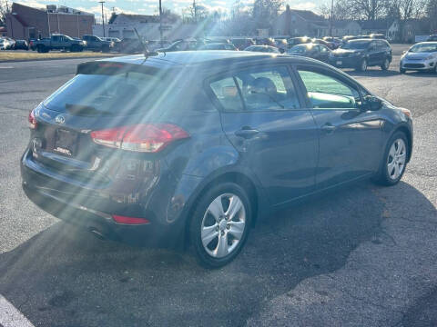 2016 Kia Forte5 LX