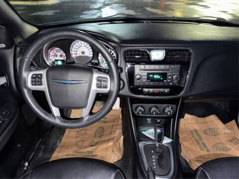 2014 Chrysler 200 Limited