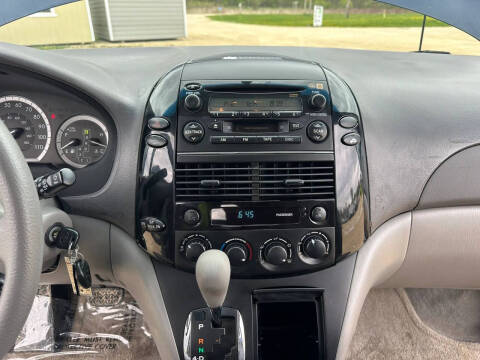 2004 Toyota Sienna