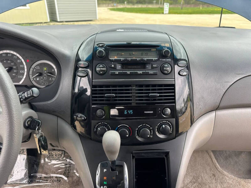 2004 Toyota Sienna
