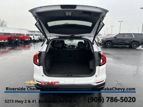 2022 GMC Terrain SLT