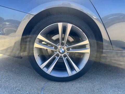 2012 BMW 3 Series 328i