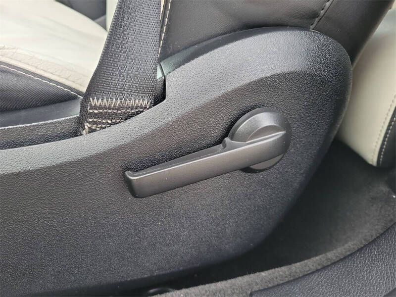 2012 Chrysler 200 Limited