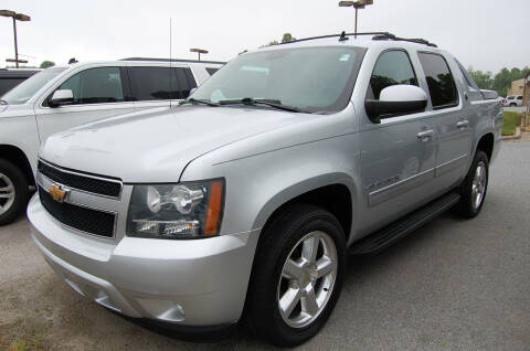 2013 Chevrolet Avalanche for sale at Modern Motors - Thomasville INC in Thomasville NC