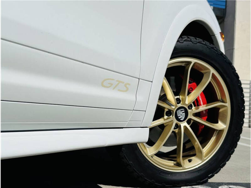 2013 Porsche Cayenne GTS