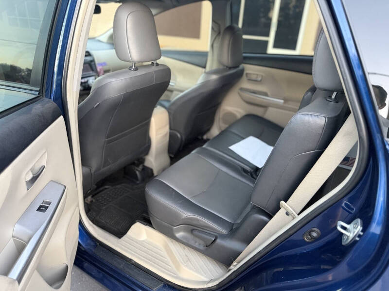 2013 Toyota Prius v Three