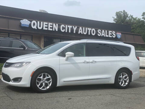 2018 Chrysler Pacifica for sale at Queen City Auto Sales in Charlotte NC