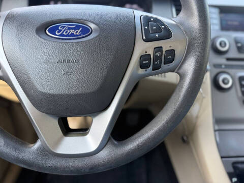 2016 Ford Taurus SE